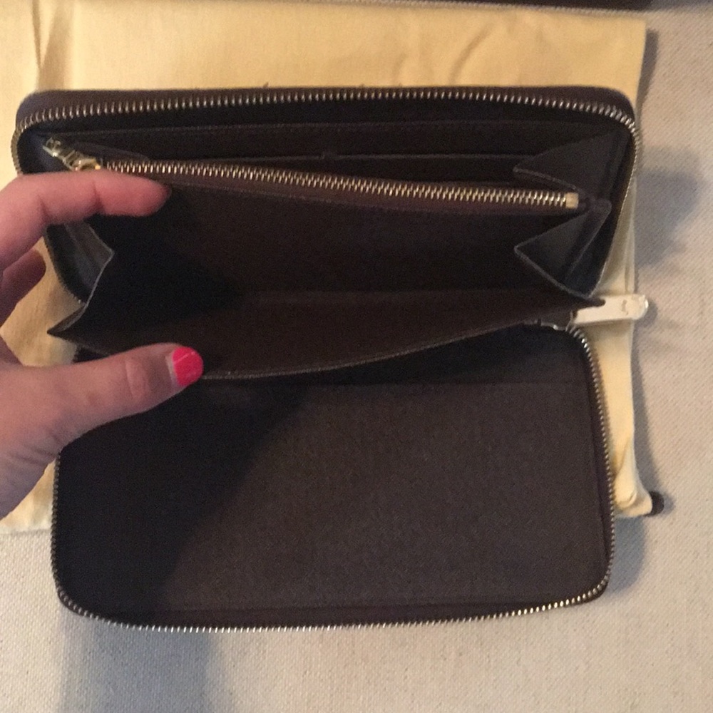 SOLD Louis Vuitton Zippy Organizer - Picture 4 of 8